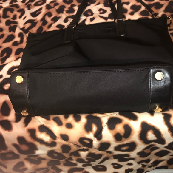 Cute everyday bag. - Picture 4 of 4